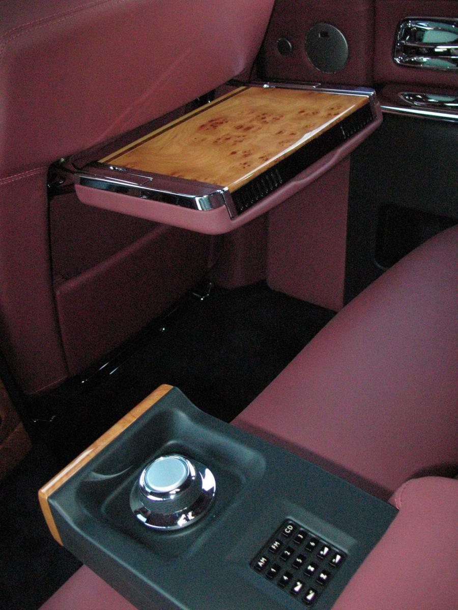  Rolls-Royce Phantom 2007 года  (фото 30 из 102)